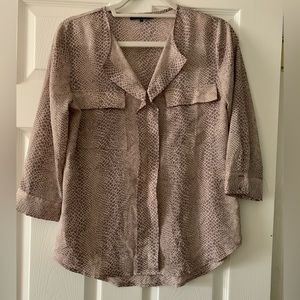 Violet & Claire button down shirt great condition!